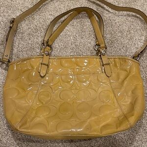 Vintage Coach Leah signature embossed patent leather tote